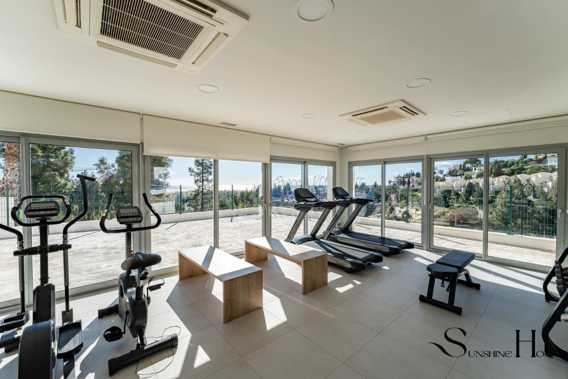 Luxury 2 Bedroom Apartment, Pools, Sauna, Gym & More MIJAS COSTA Exterior foto